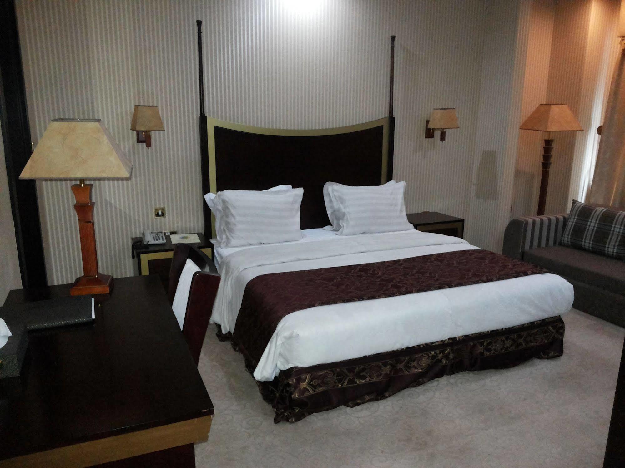 ทัวริสต์ โฮเต็ล Hotel โดฮา ภายนอก รูปภาพ
